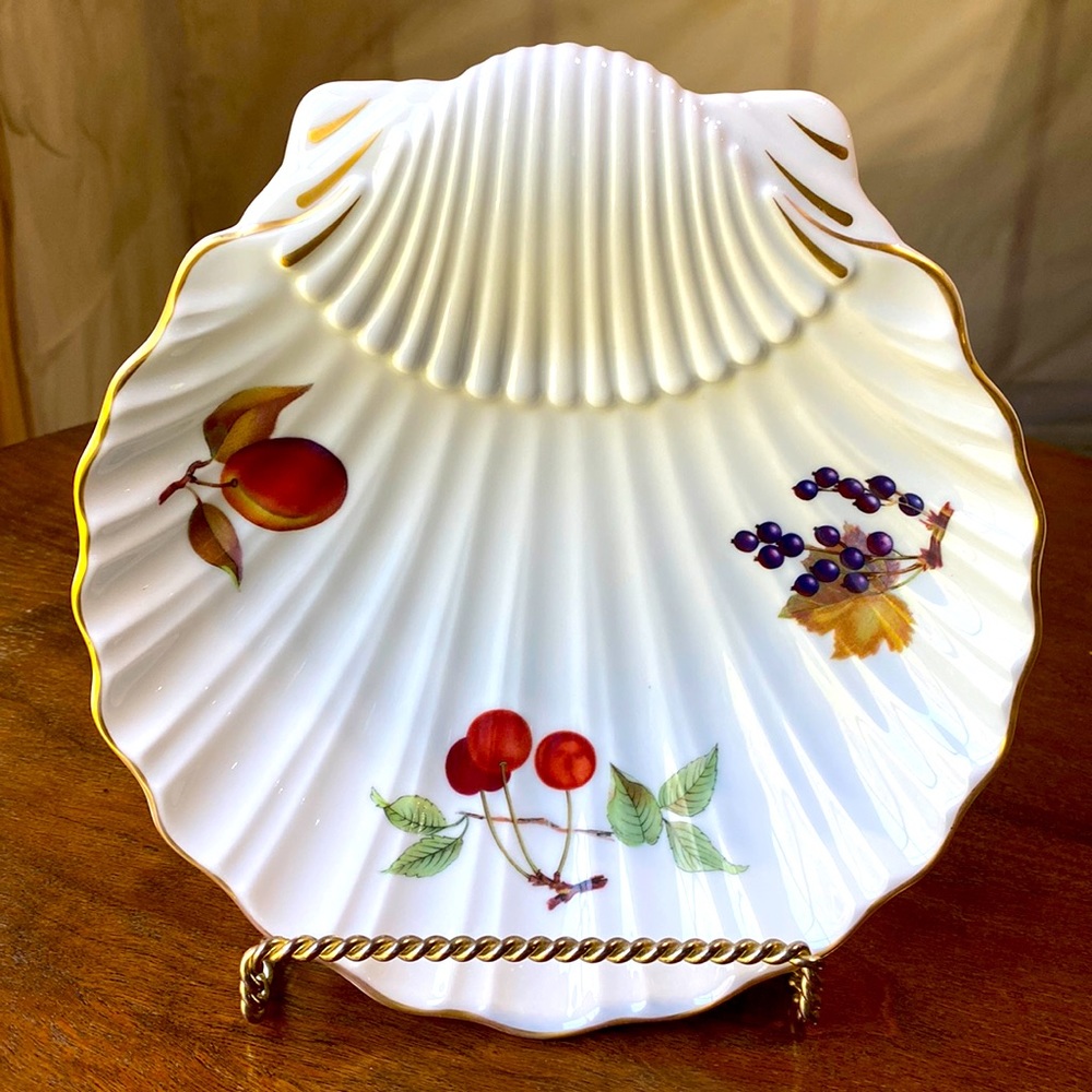 Royal Worcester Evesham Pattern Scalloped Dish